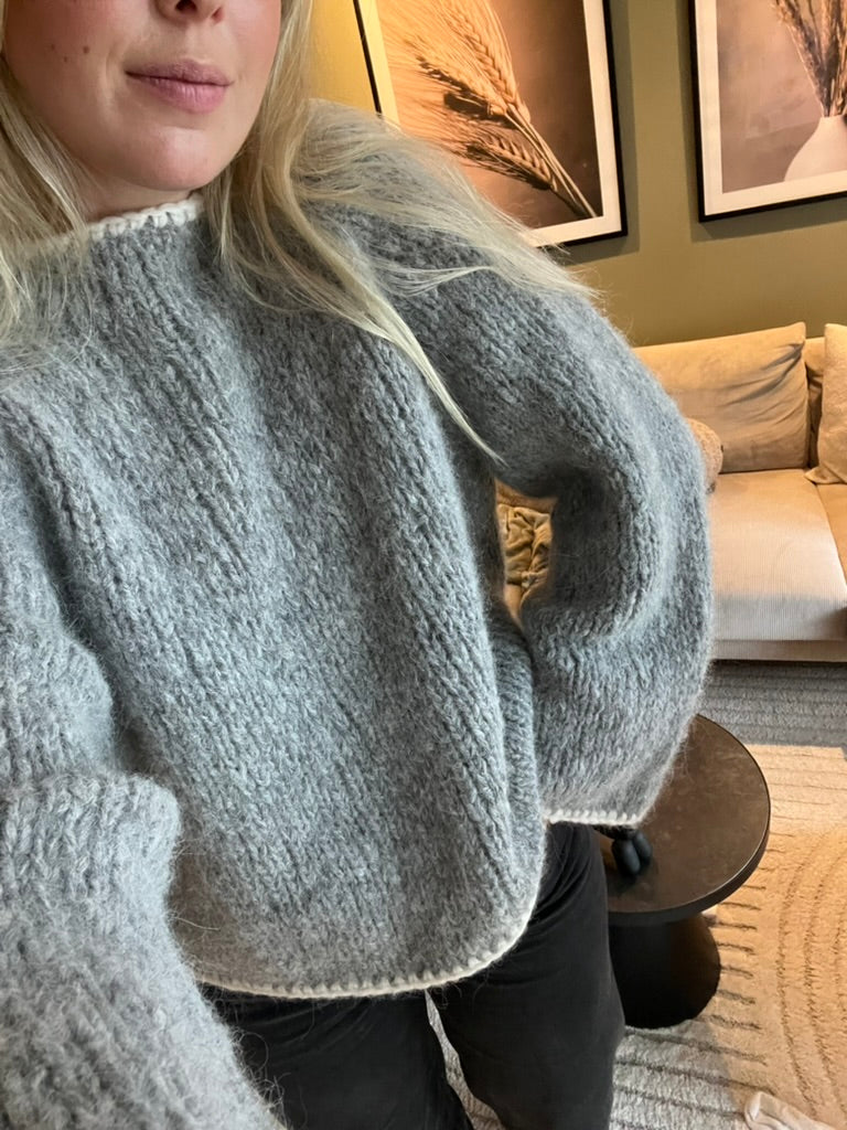 RAINY SWEATER