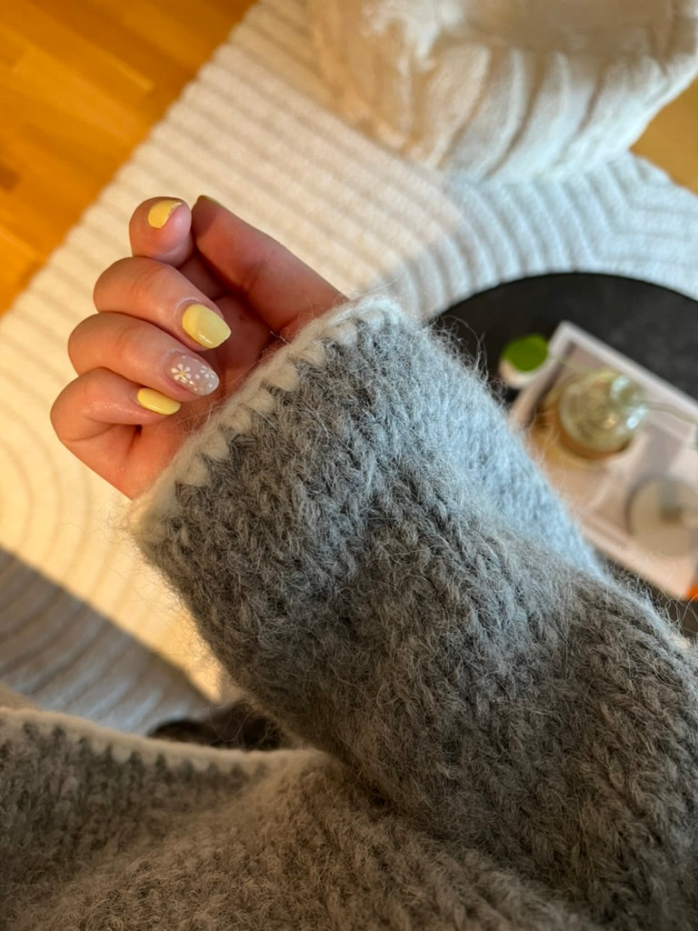 RAINY SWEATER